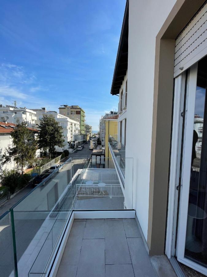 רימיני Hotel Alex מראה חיצוני תמונה