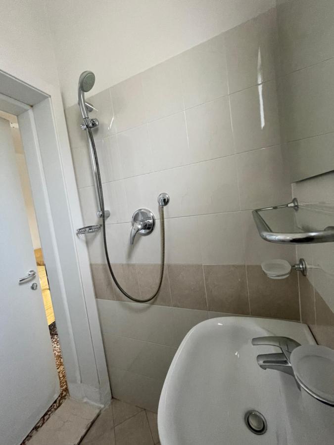 רימיני Hotel Alex מראה חיצוני תמונה