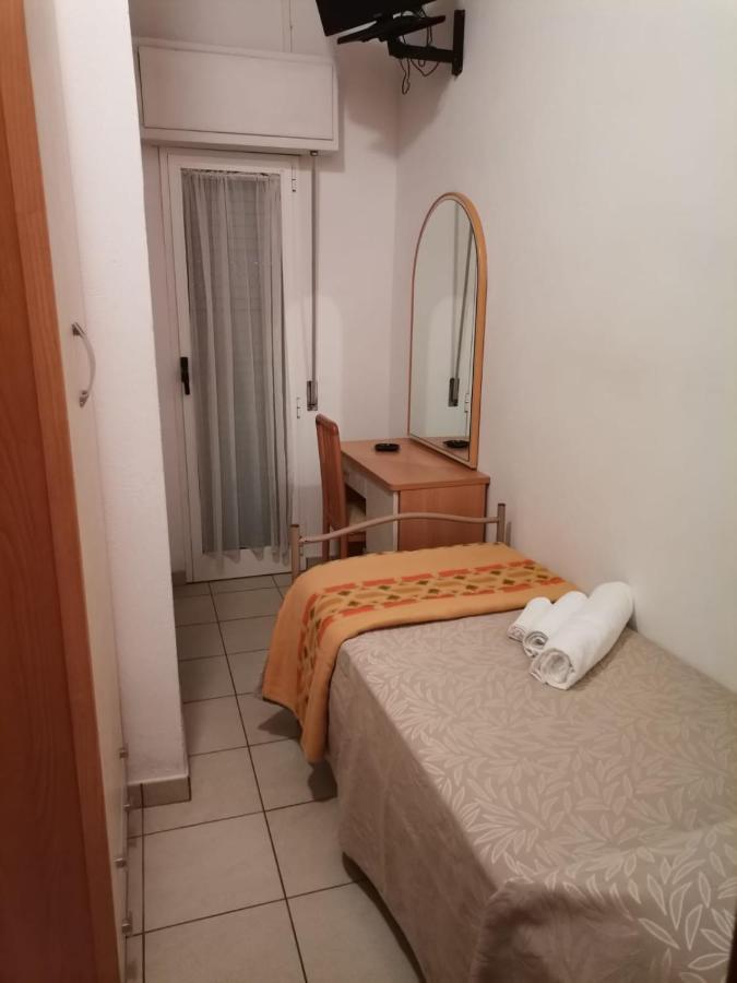 רימיני Hotel Alex מראה חיצוני תמונה
