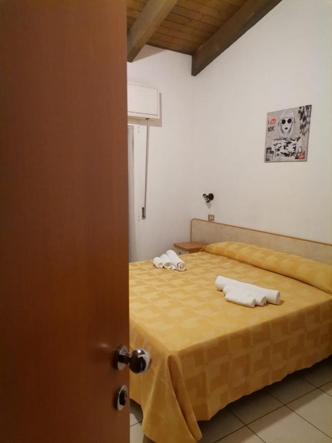 רימיני Hotel Alex מראה חיצוני תמונה