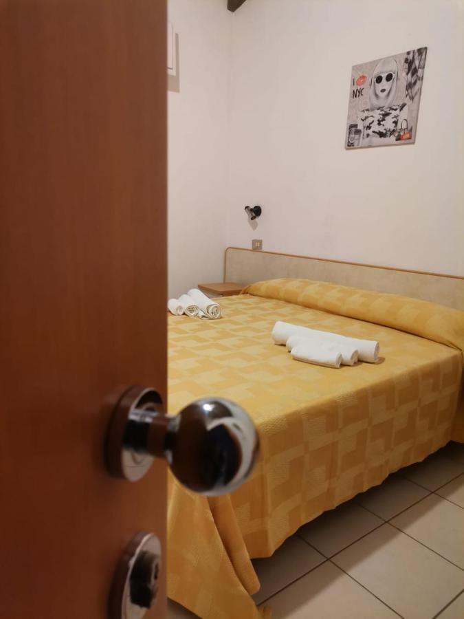 רימיני Hotel Alex מראה חיצוני תמונה